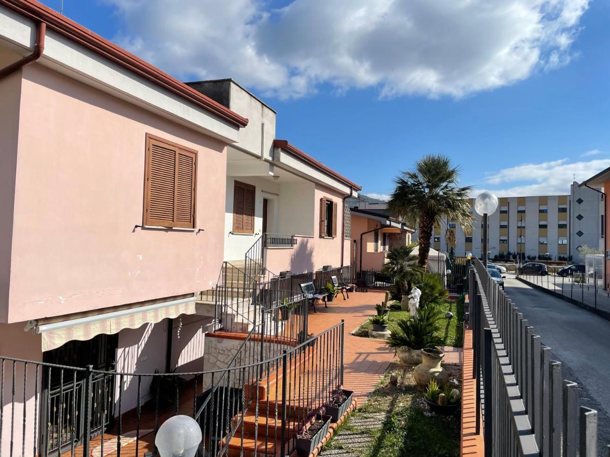 Villa Antonella Pozzilli Eksteriør billede